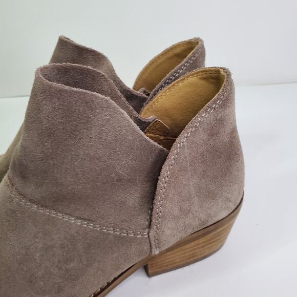 Lucky Brand Boots Womens 6.5 M Fahmida Casual Ankle Bootie Taupe Suede Heels - Picture 5 of 13